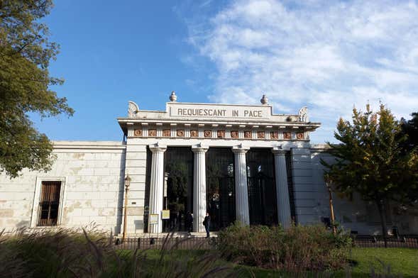 Free tour por el cementerio de la Recoleta