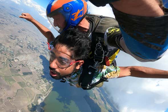 Salto en paracaídas en Chascomús